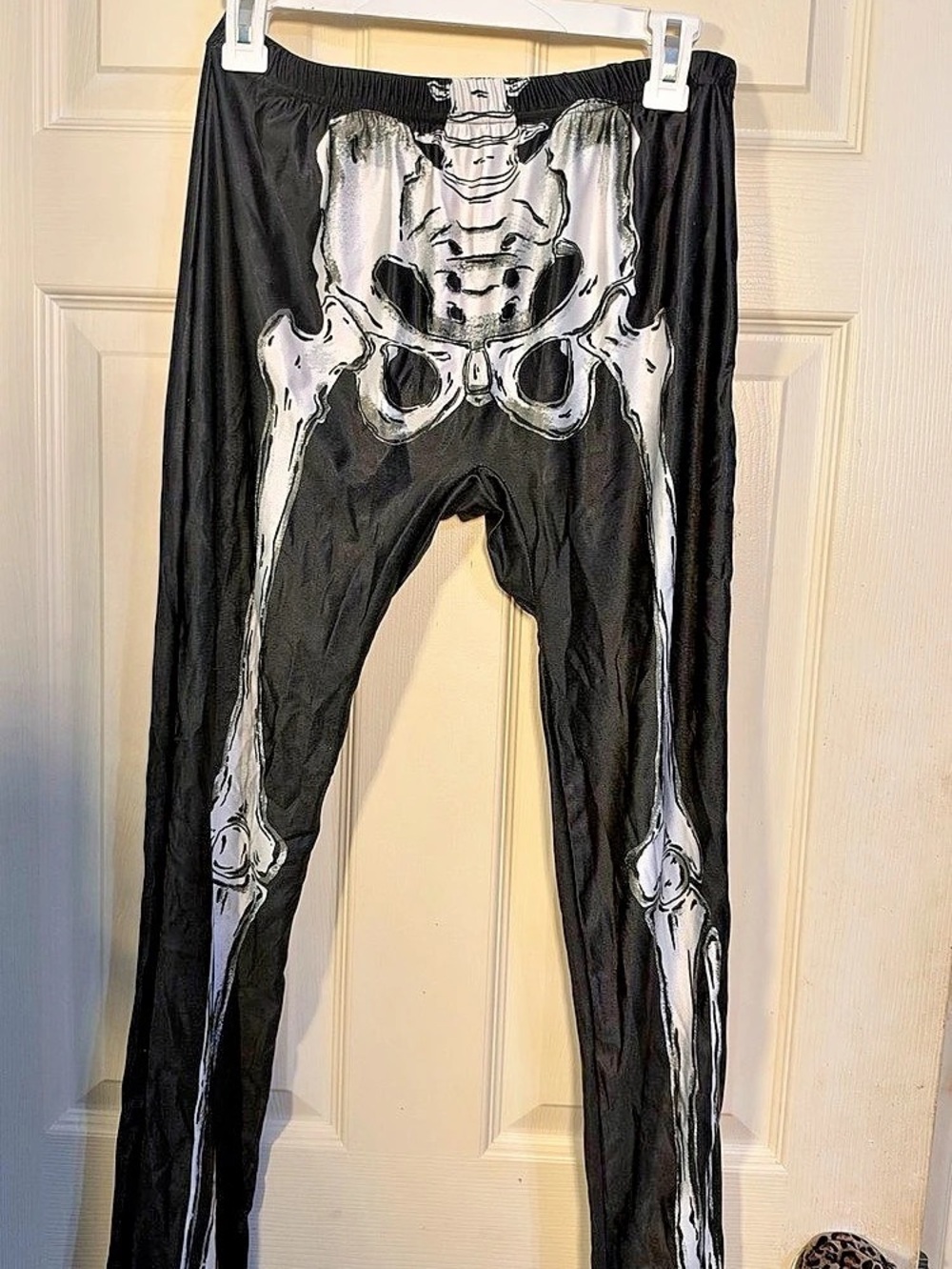 Black & White Graphic Leggings Like New